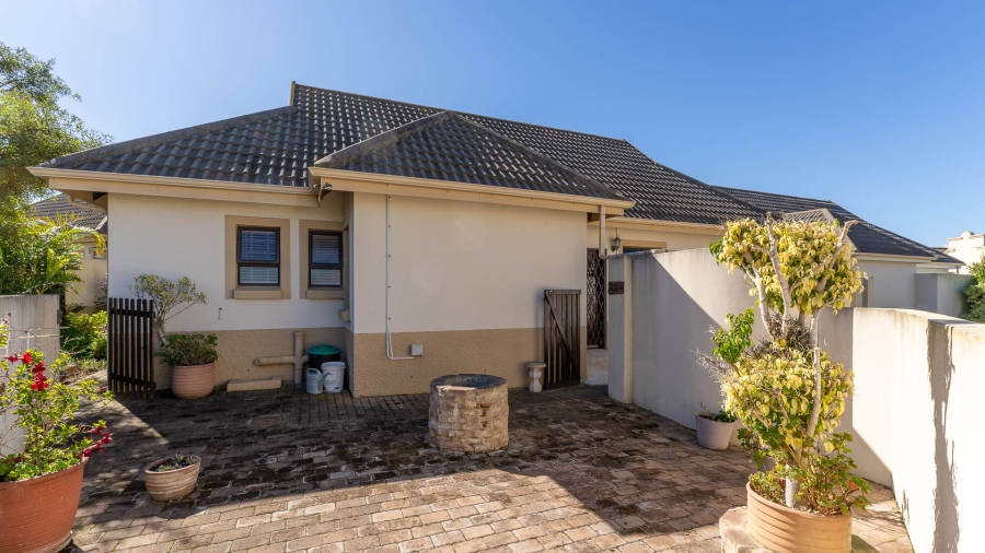 2 Bedroom Property for Sale in Blue Mountain Village Western Cape